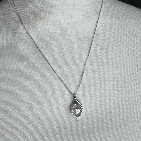 925 Silver Crystal Pendant Necklace Infinity Symbol Teardrop/Eye Shape 18" Chain - Picture 3 of 16